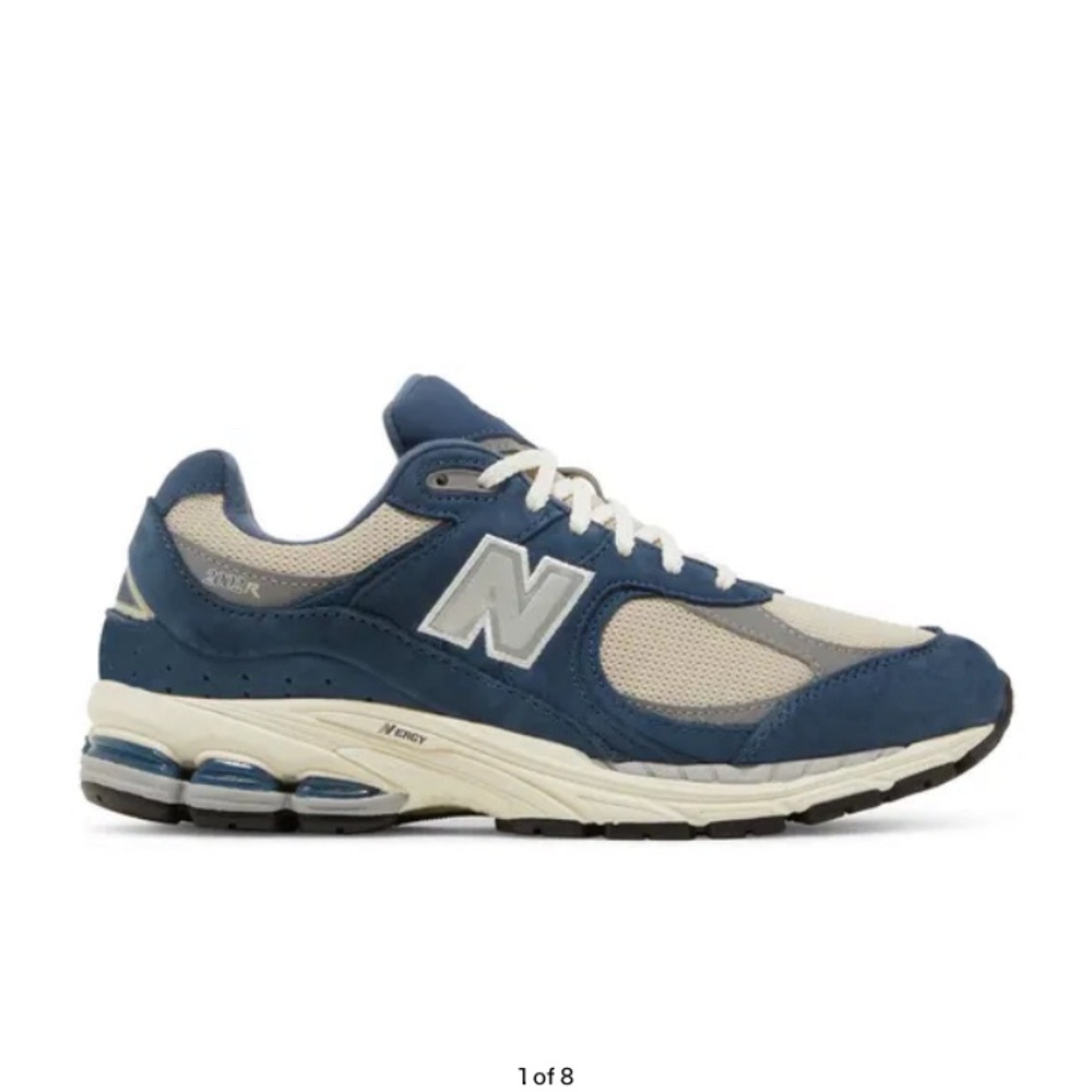 New Balance Men's Navy and Beige Athletic Sneaker